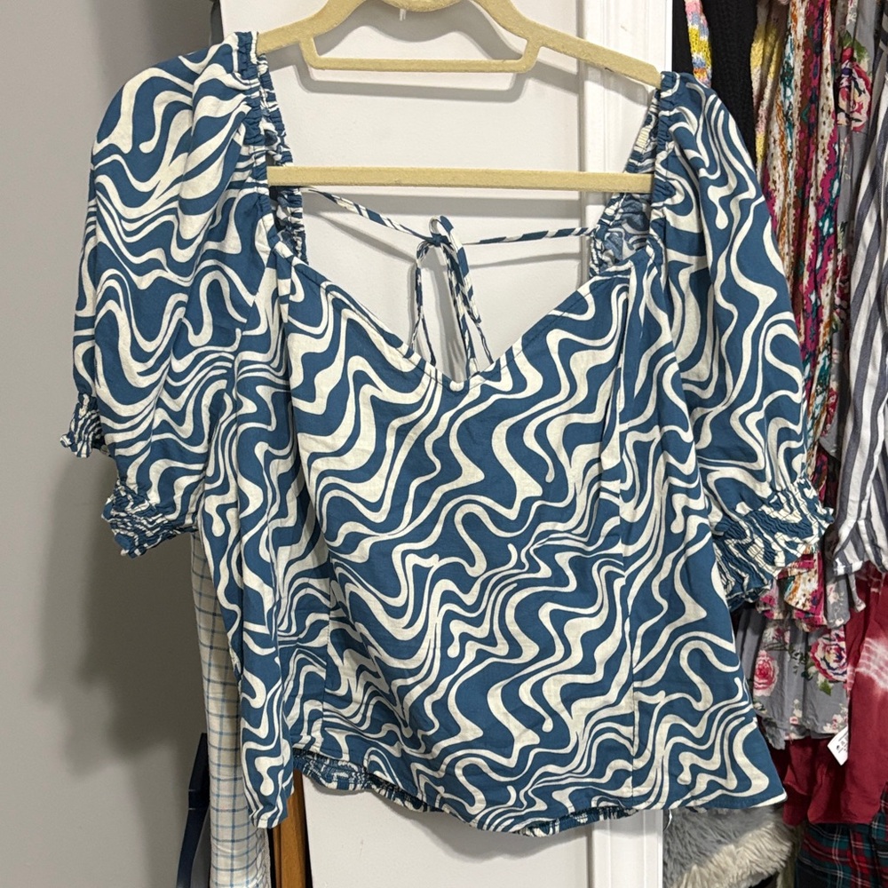 Ava & Viv Navy and White Swirl Blouse